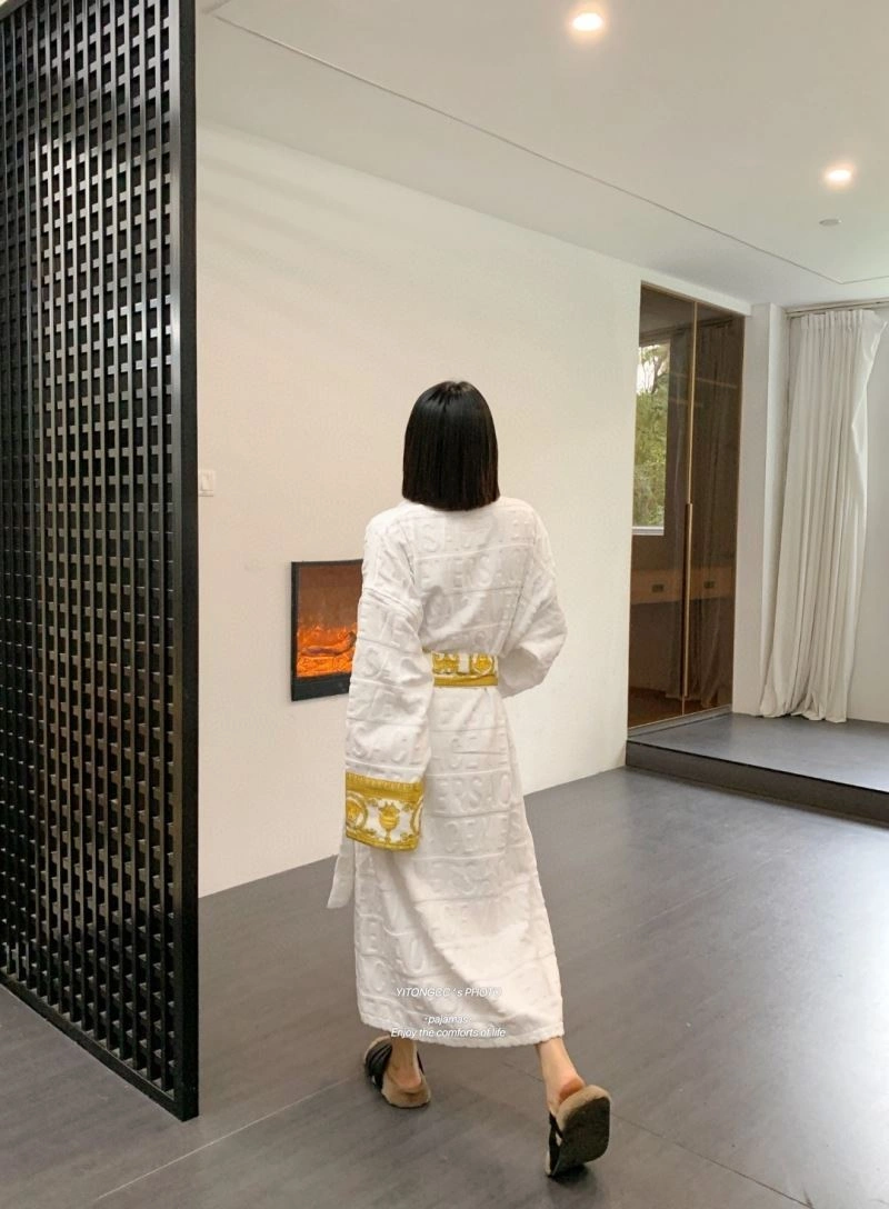 Elegant Versace Bathrobe 255704