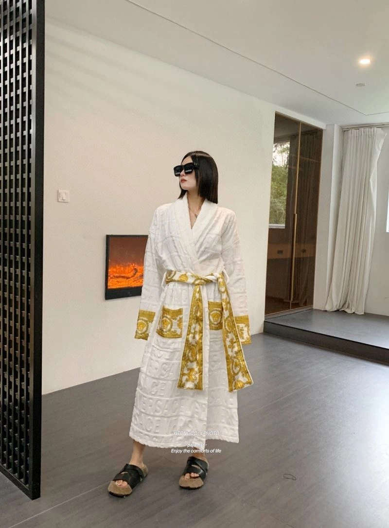 Elegant Versace Bathrobe 255704