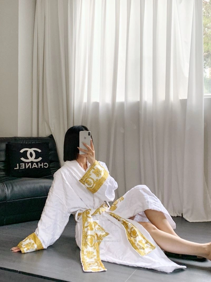 Elegant Versace Bathrobe 255704