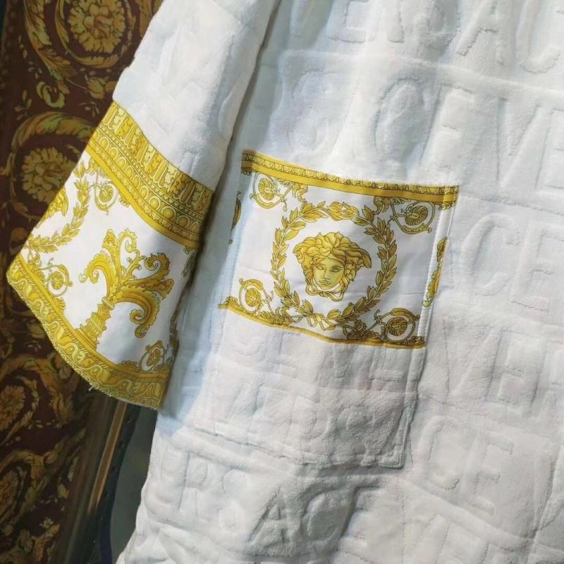 UrbanChic Versace Bathrobe 255694