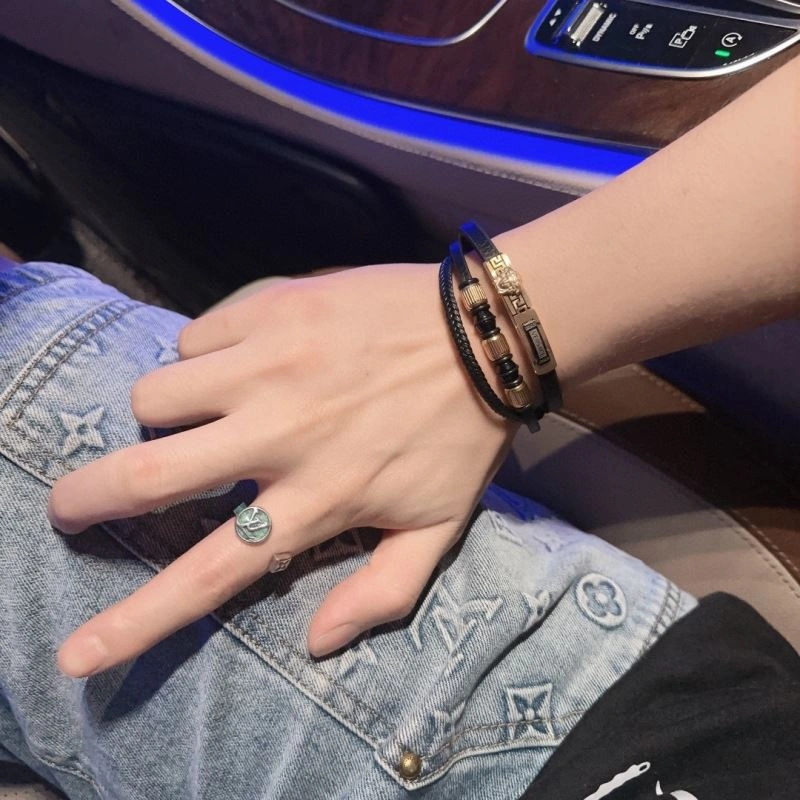 Versace Bracelets Affordable 213611