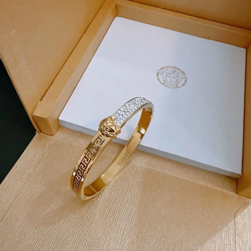 Casual Versace Bracelets 213189