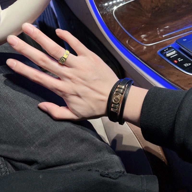 Fashionable Versace Bracelets 214435