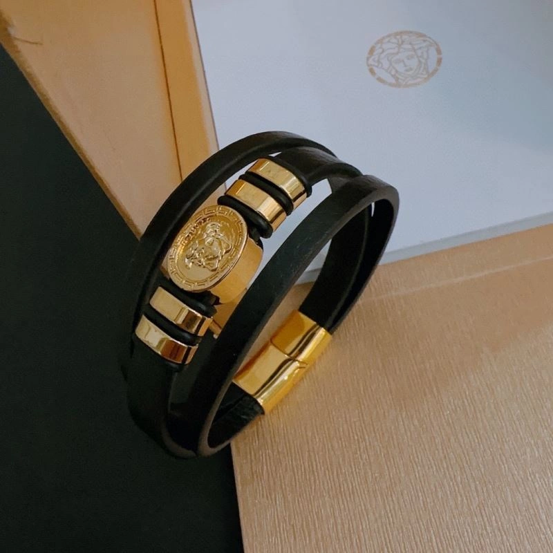 Fashionable Versace Bracelets 214435