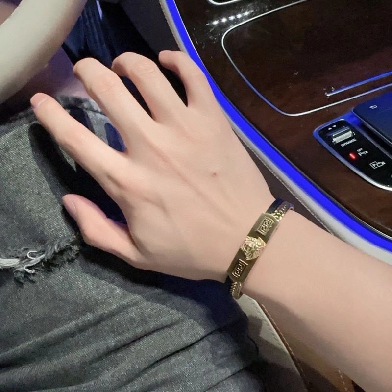 Snug Versace Bracelets 214075