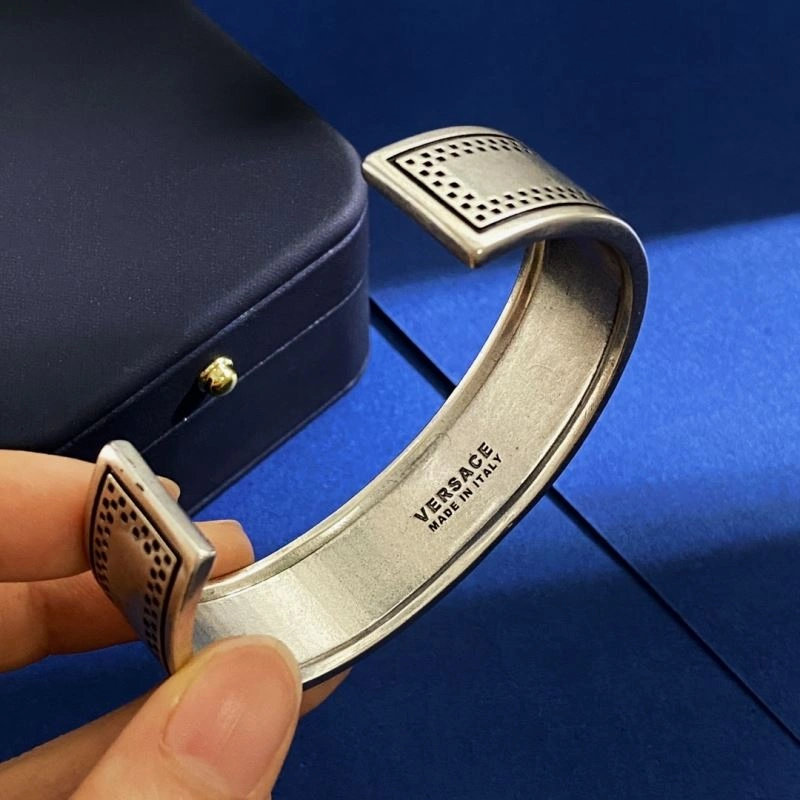 Tailored Versace Bracelets 212817