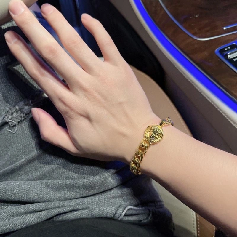 Versace Bracelets UrbanChic 212505