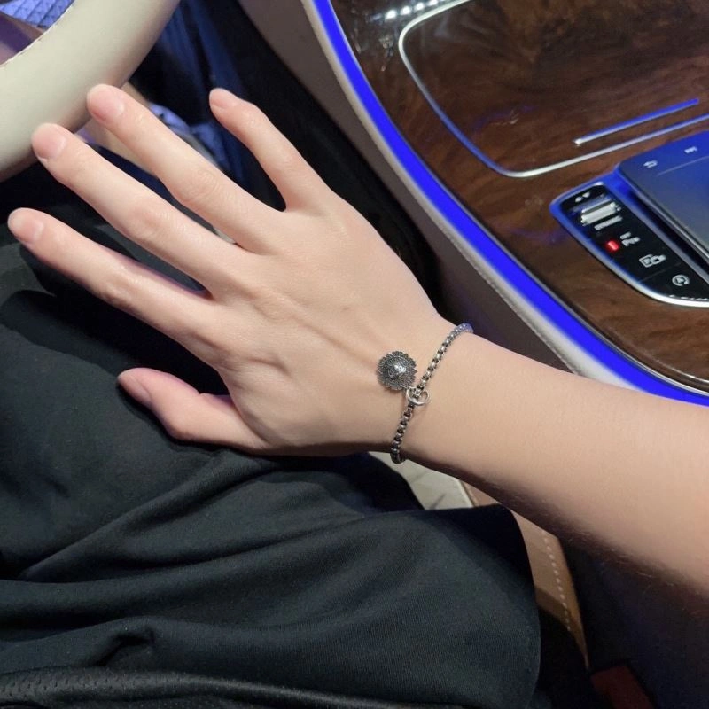Vibrant Versace Bracelets 212508