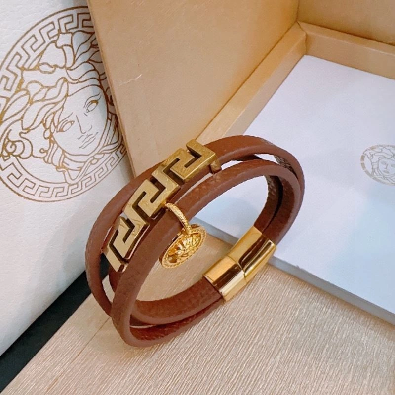 WellDesigned Versace Bracelets 211623