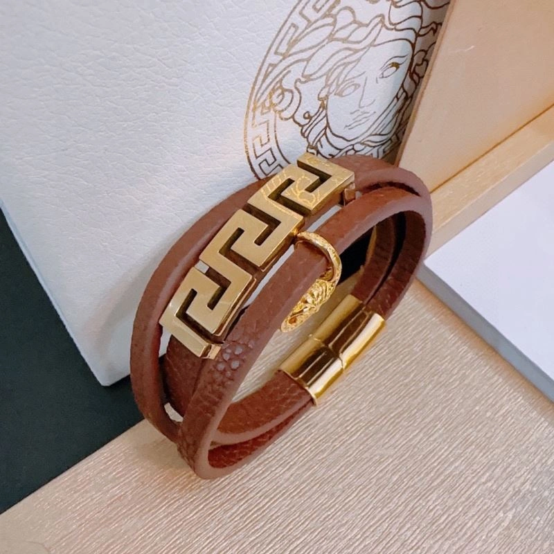 WellDesigned Versace Bracelets 211623