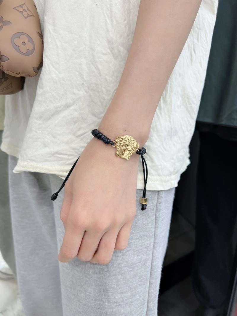 Comfortable Versace Bracelets 211617
