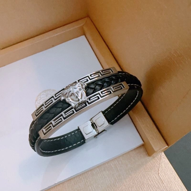 Versace Bracelets OnTrend 211023