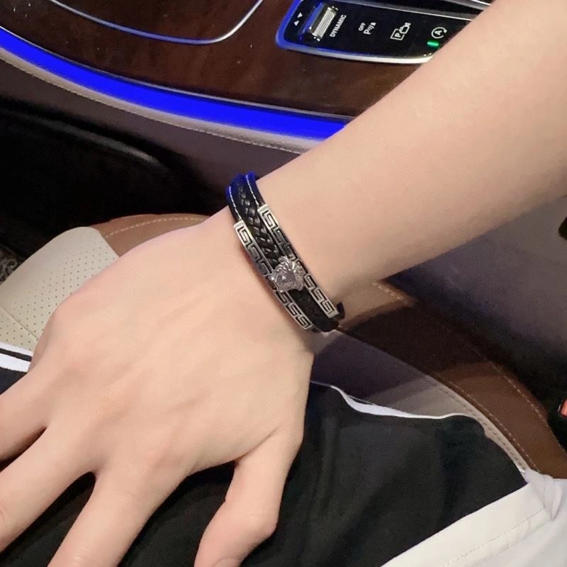 Versace Bracelets OnTrend 211023
