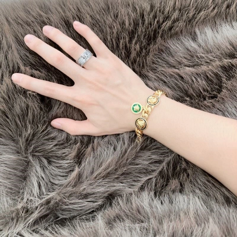 Snug Versace Bracelets 210309