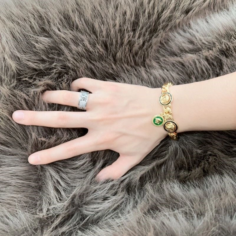 Snug Versace Bracelets 210309
