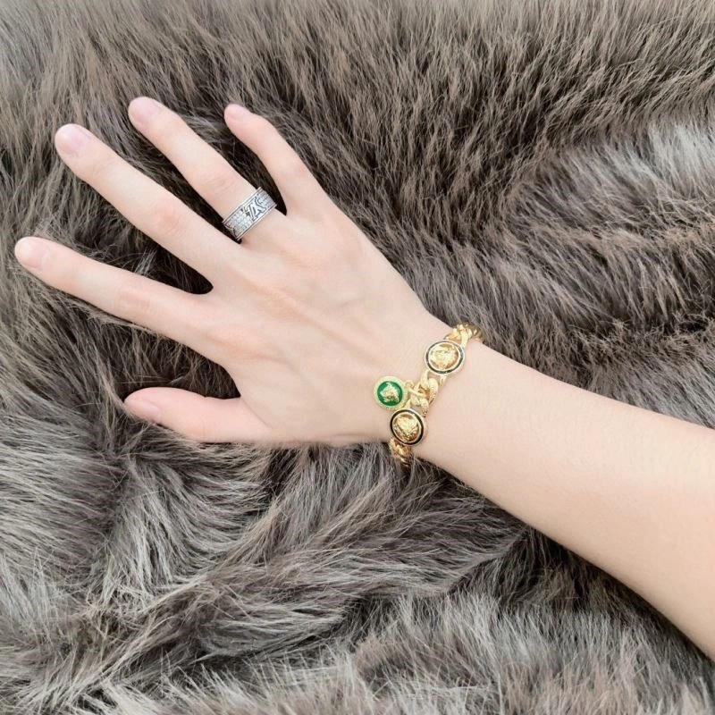Snug Versace Bracelets 210309