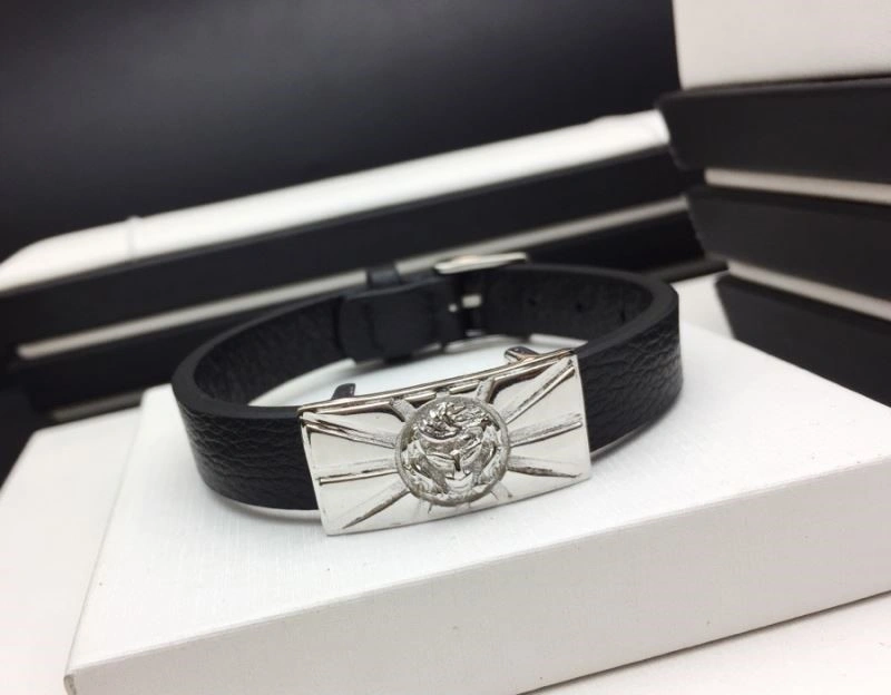 Trendsetting Versace Bracelets 209047
