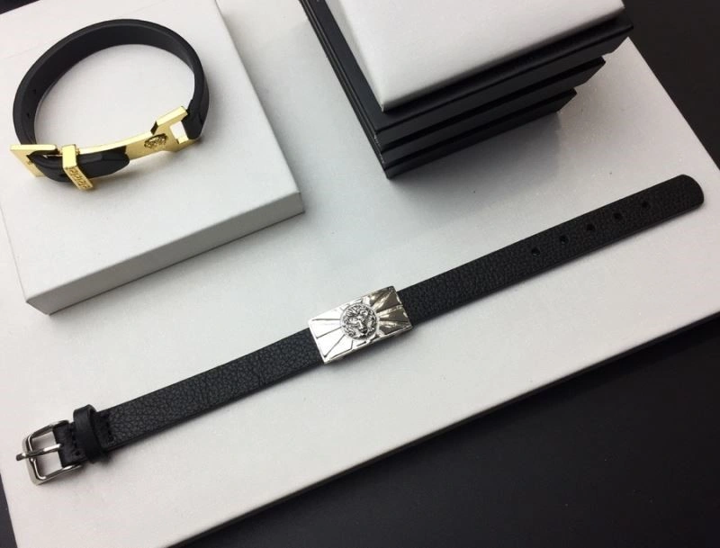 Trendsetting Versace Bracelets 209047