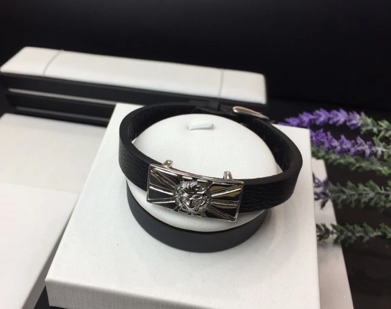 Trendsetting Versace Bracelets 209047