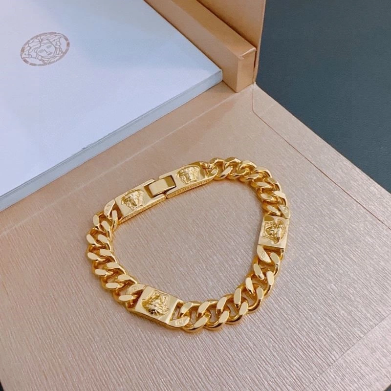 Stylish Versace Bracelets 209115