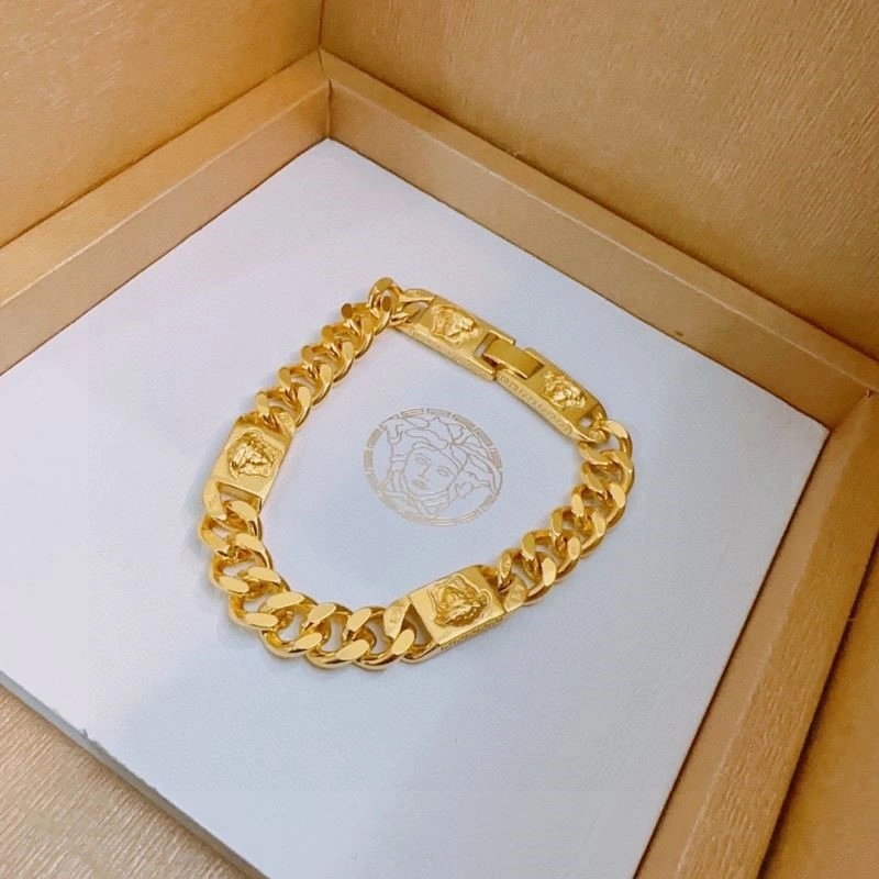 Stylish Versace Bracelets 209115