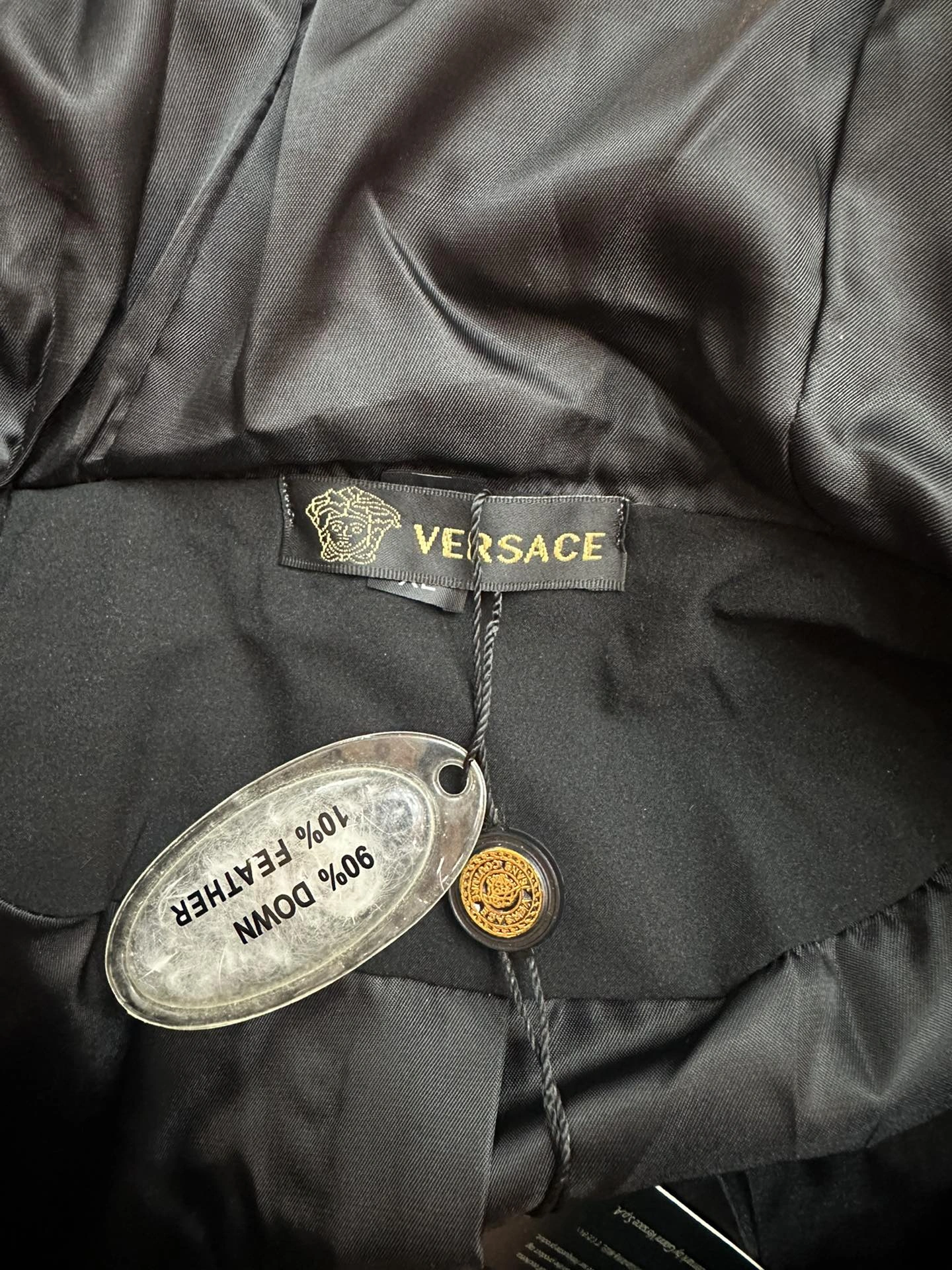 Effortless Versace Down Jackets 175779