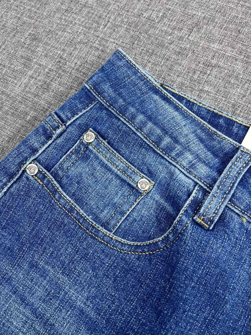 Fashionable Versace Jeans 175137