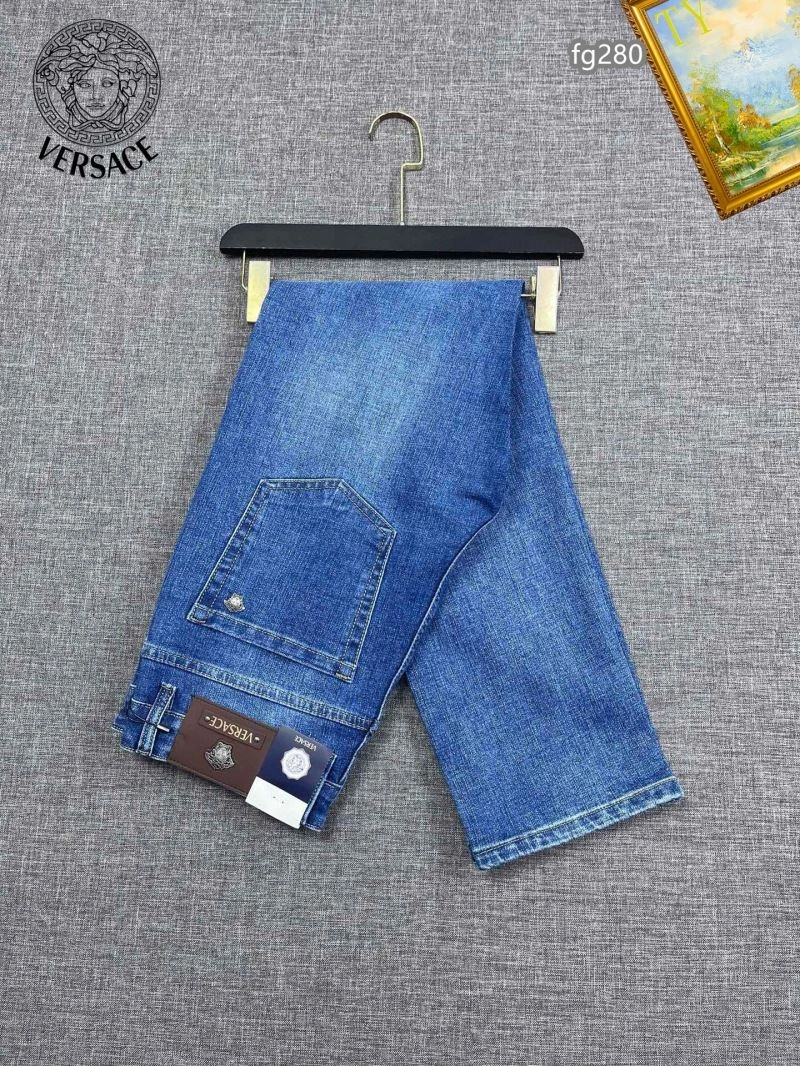 Fashionable Versace Jeans 175137