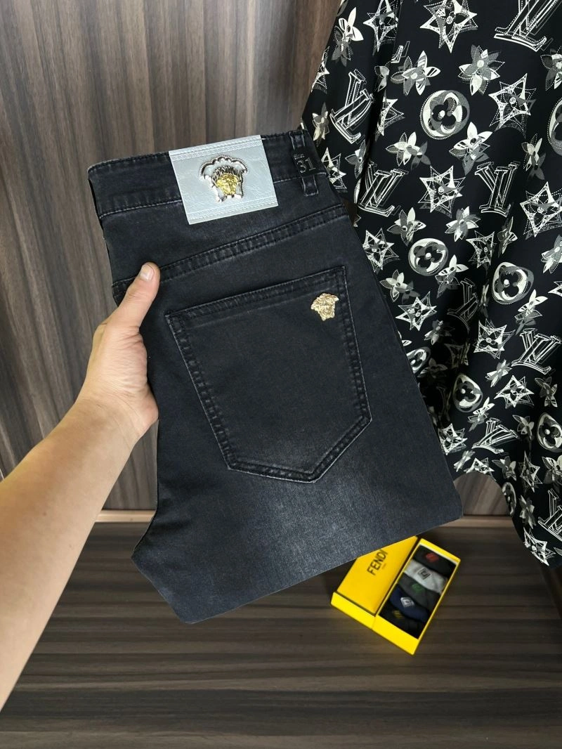 Bright Versace Jeans 175694