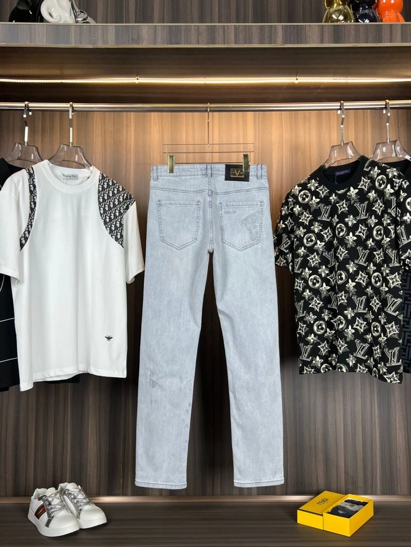 Attractive Versace Jeans 175689