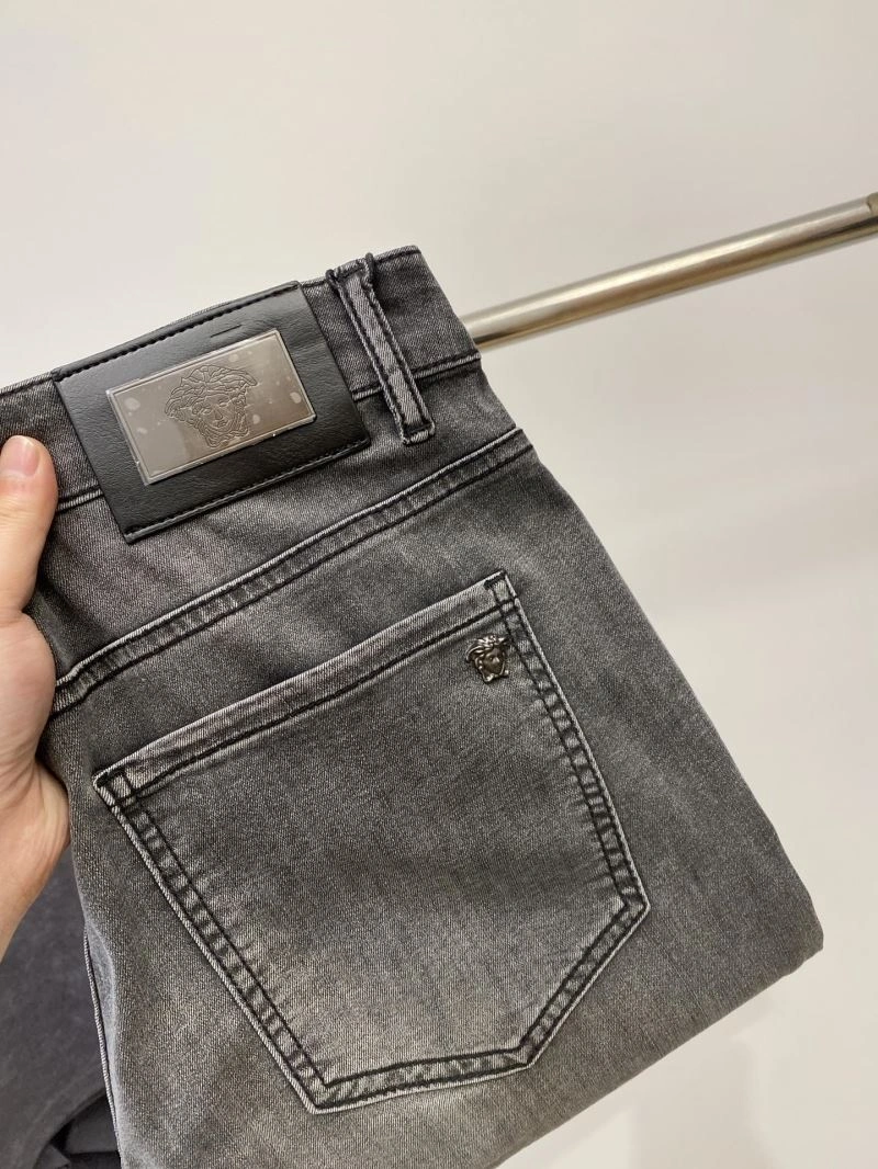 Fashionable Versace Jeans 175510