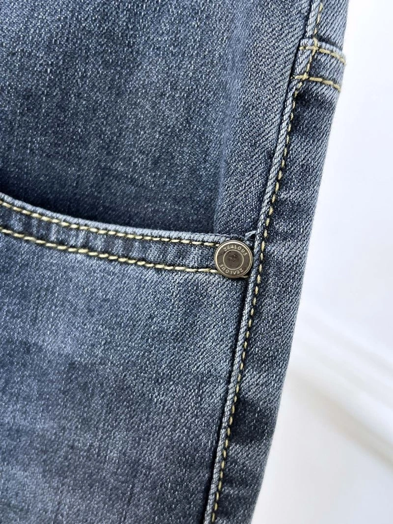 Vibrant Versace Jeans 175548