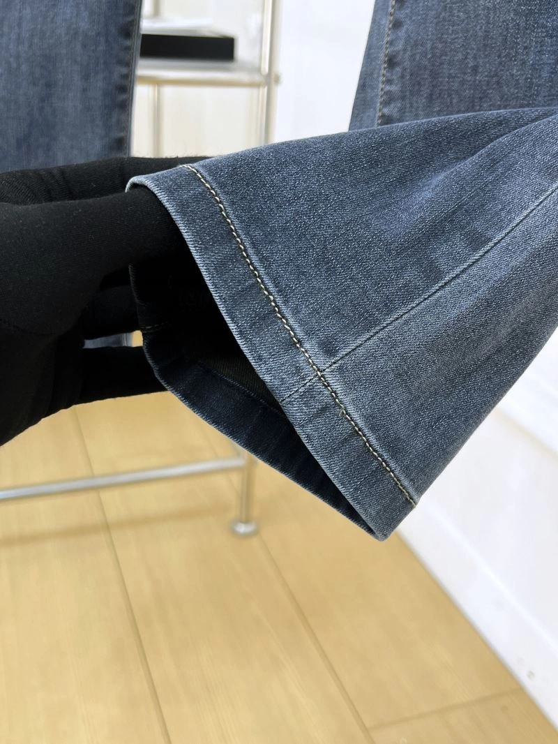 Vibrant Versace Jeans 175548