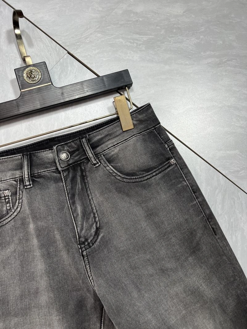 Fashionable Versace Jeans 175416
