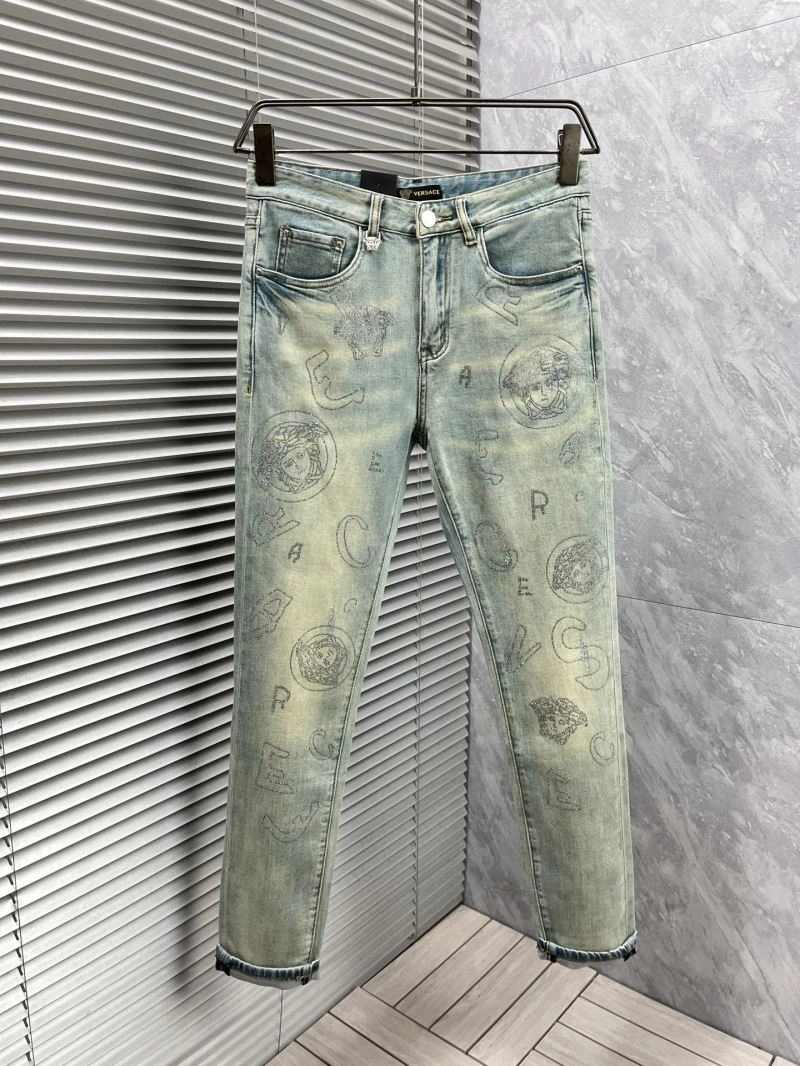 Trendsetting Versace Jeans 175402