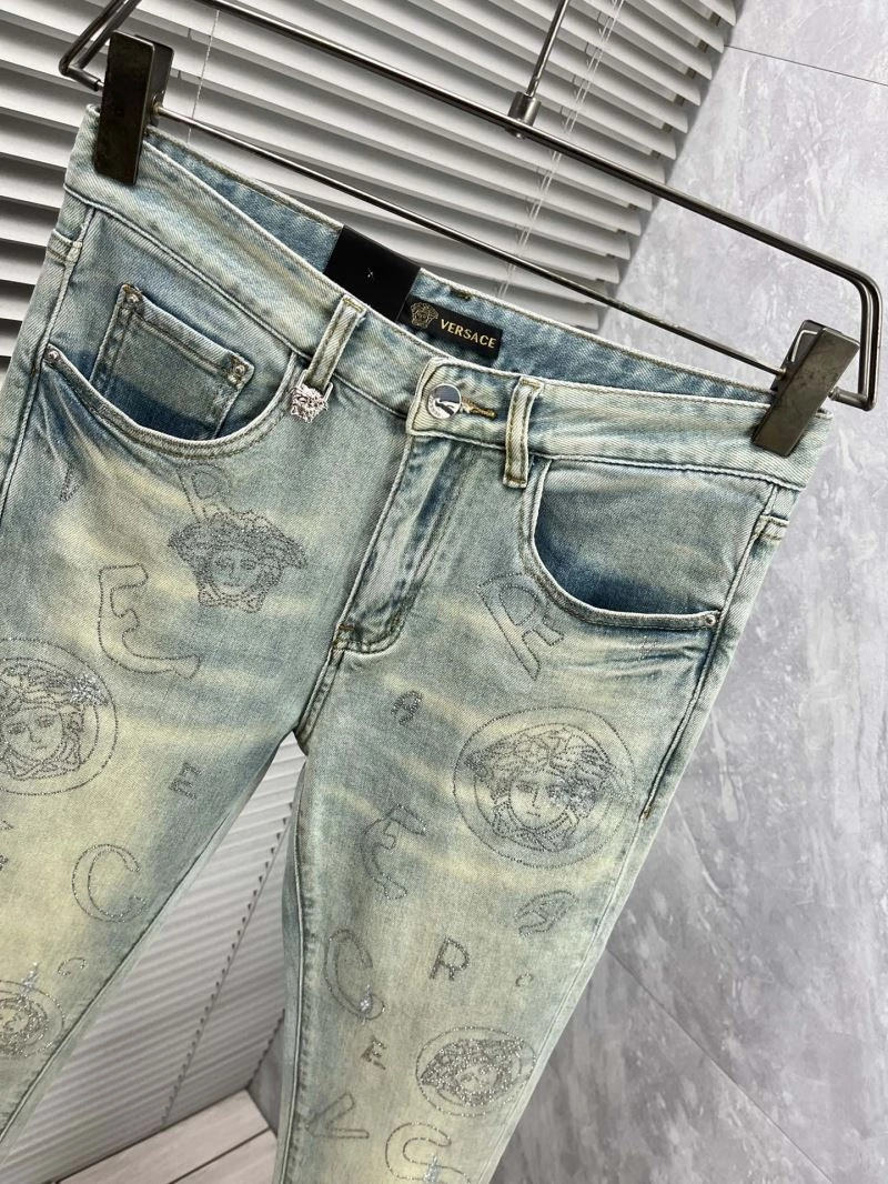 Trendsetting Versace Jeans 175402