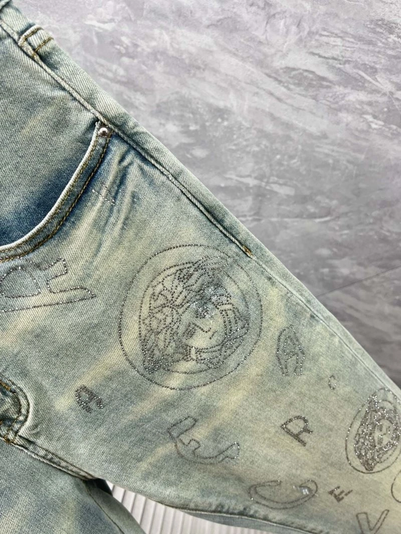 Trendsetting Versace Jeans 175402