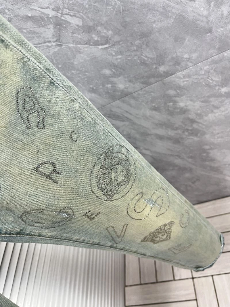 Trendsetting Versace Jeans 175402