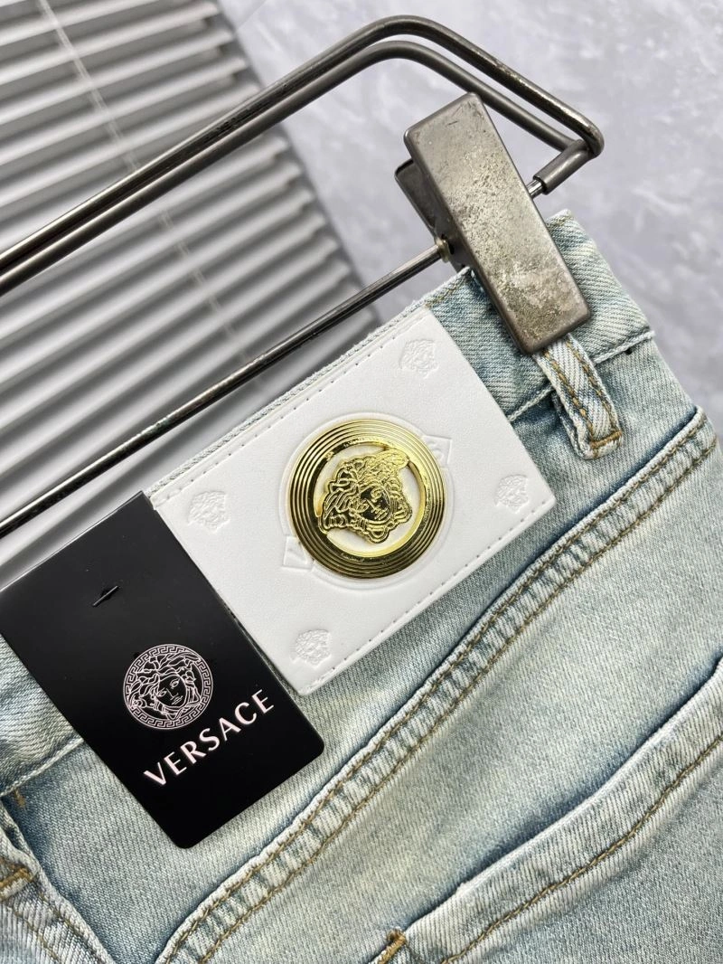 Trendsetting Versace Jeans 175402