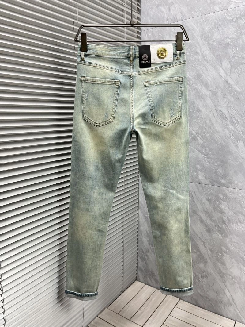 Trendsetting Versace Jeans 175402