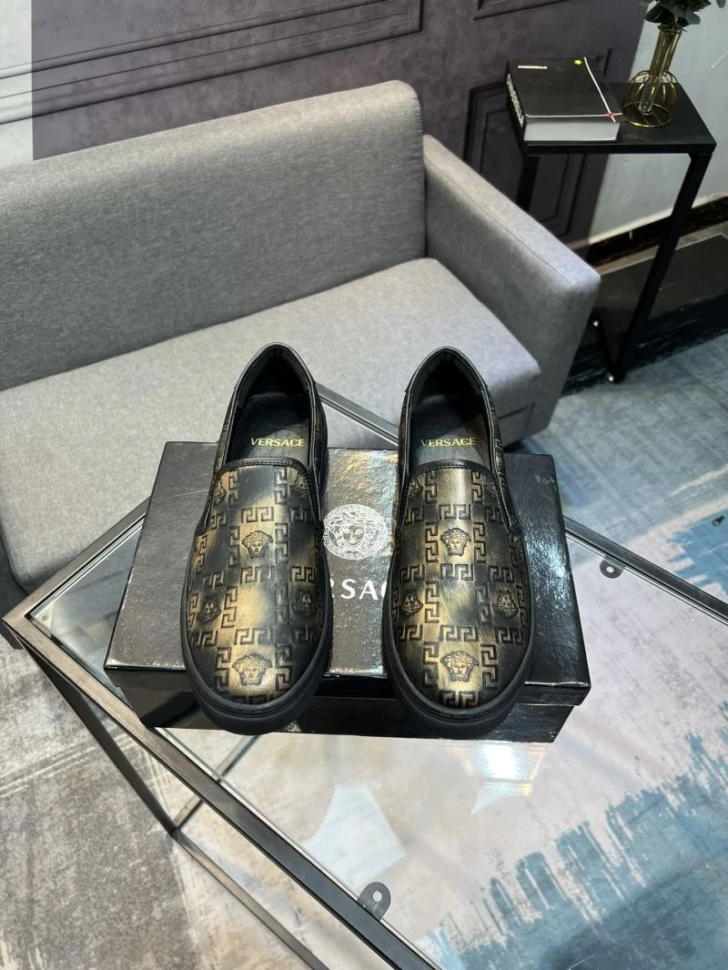 Practical Versace Low Shoes 37312