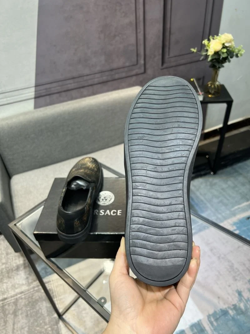 Practical Versace Low Shoes 37312