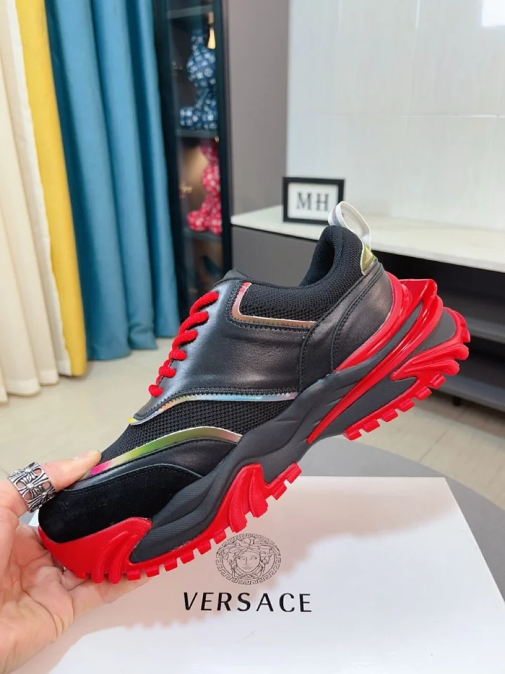 Bold Versace Low Shoes 37293