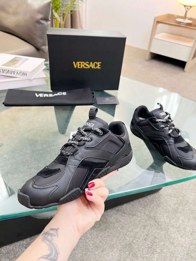 Chic Versace Low Shoes 37272