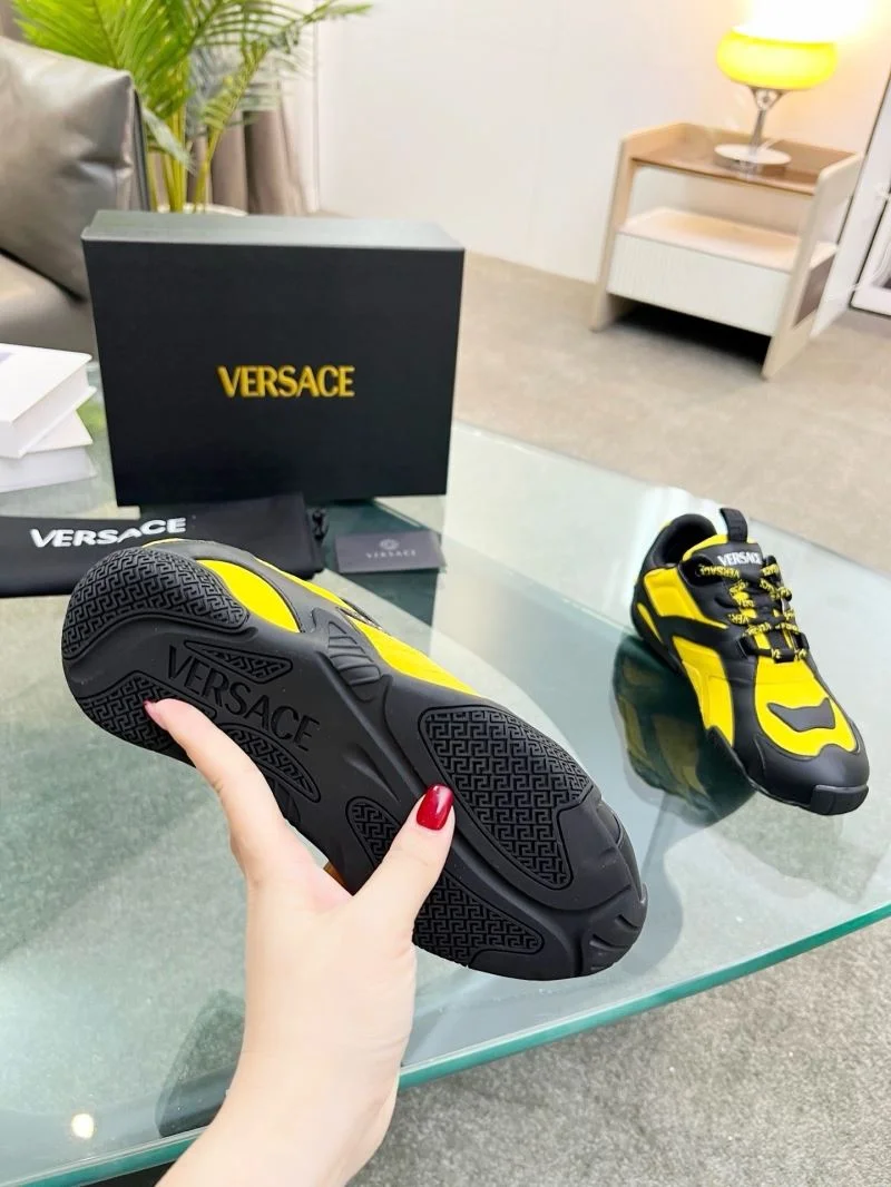 Resilient Versace Low Shoes 37269
