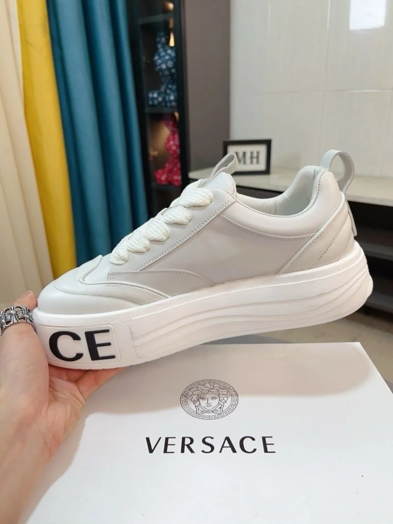 Versace Low Shoes Comfortable 37552