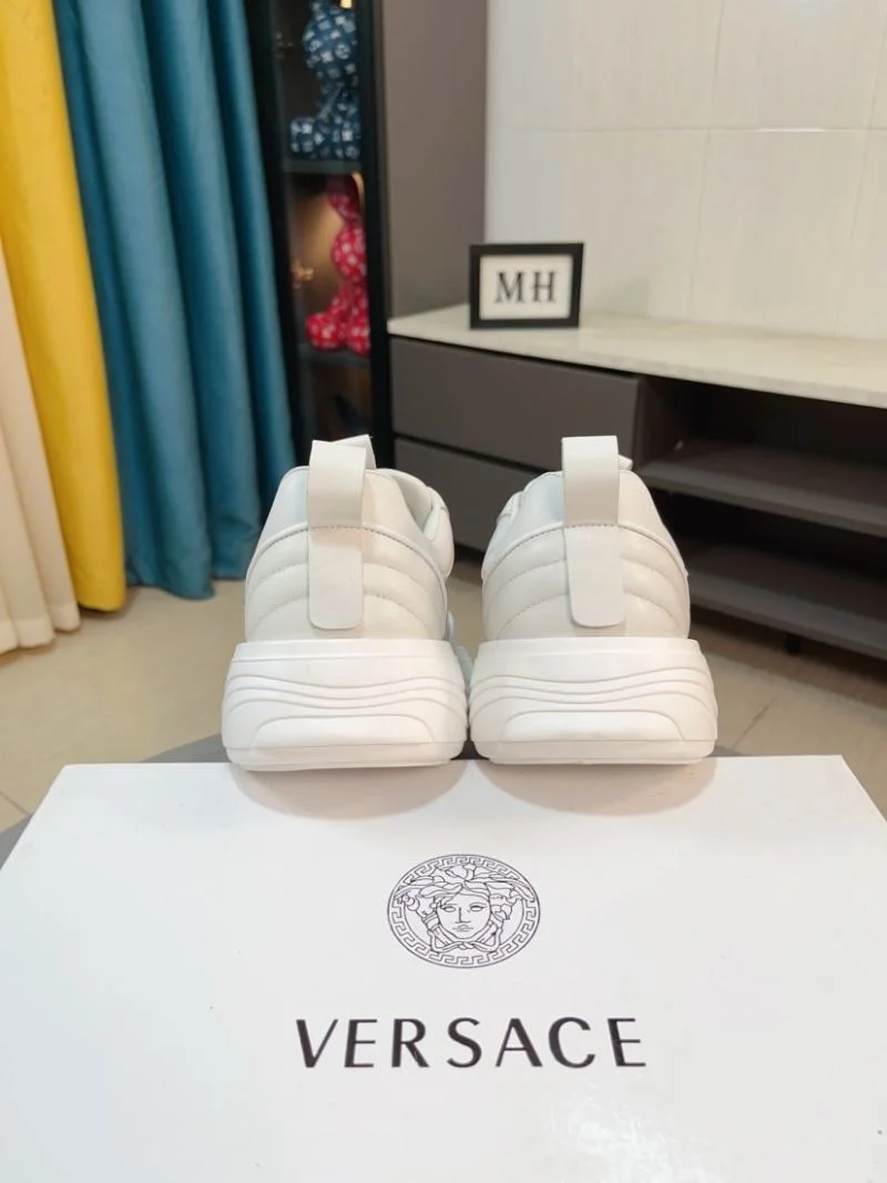 Versace Low Shoes Comfortable 37552