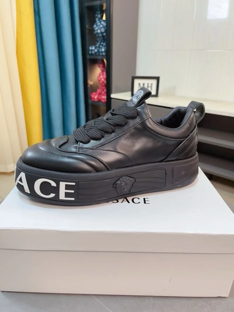 Versace Low Shoes Effortless 37548