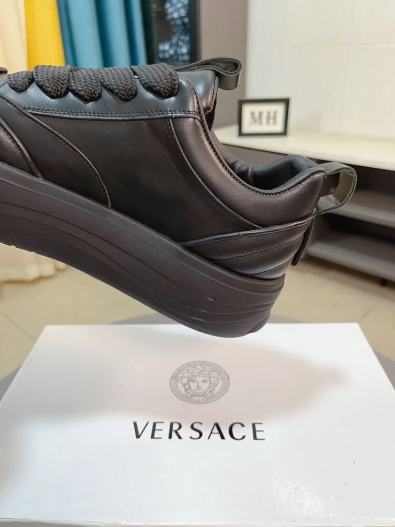 Versace Low Shoes Effortless 37548