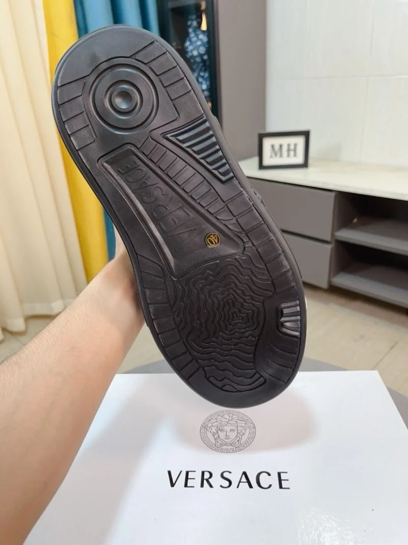 Versace Low Shoes Effortless 37548
